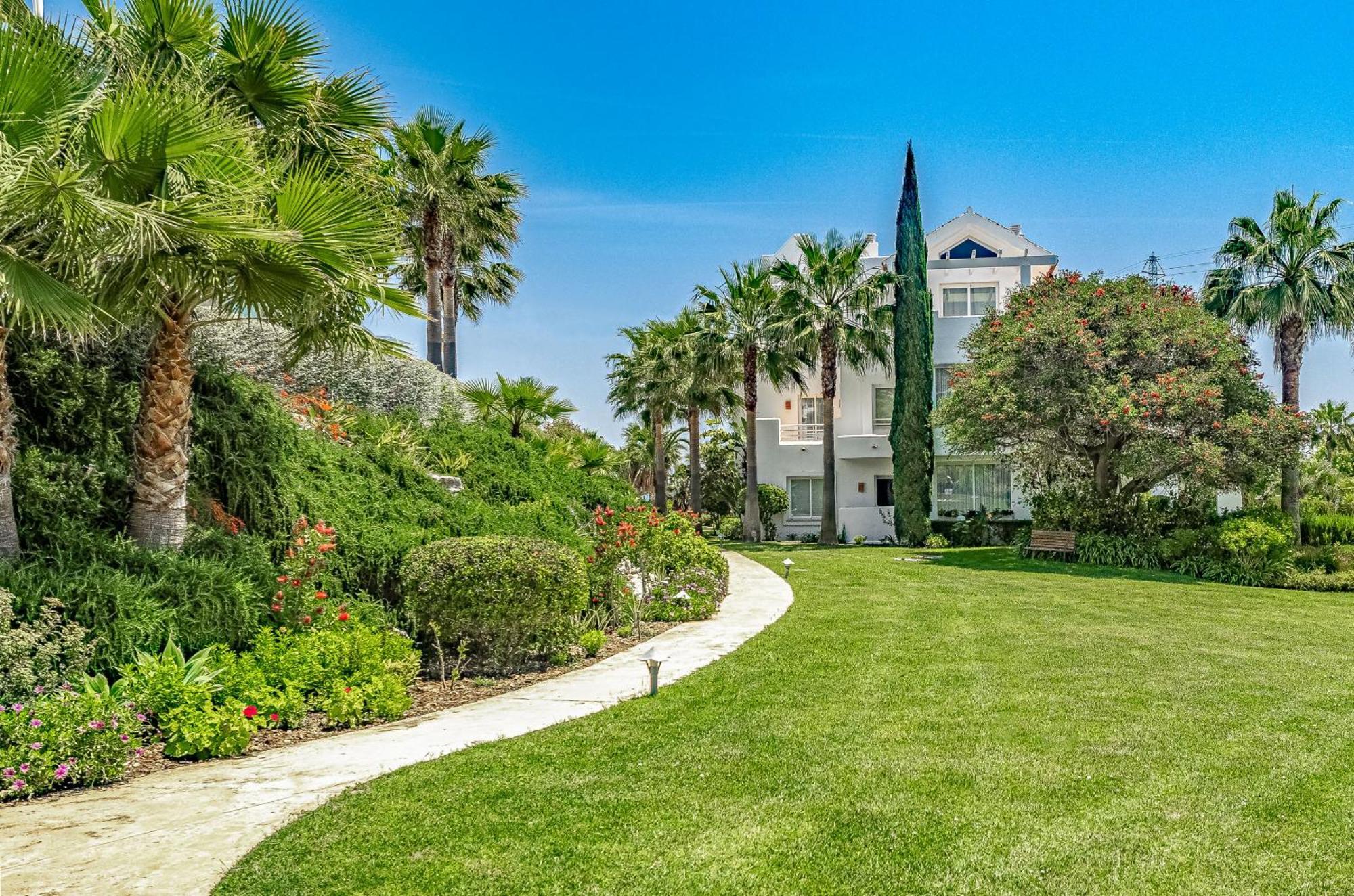 אסטפונה Alcazaba Lagoon 2425 Luxury Private Beach מראה חיצוני תמונה